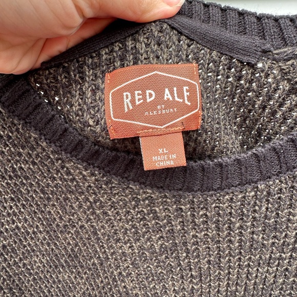 Red Ale Grey Shoulder Patch Sweater - Picture 5 of 6